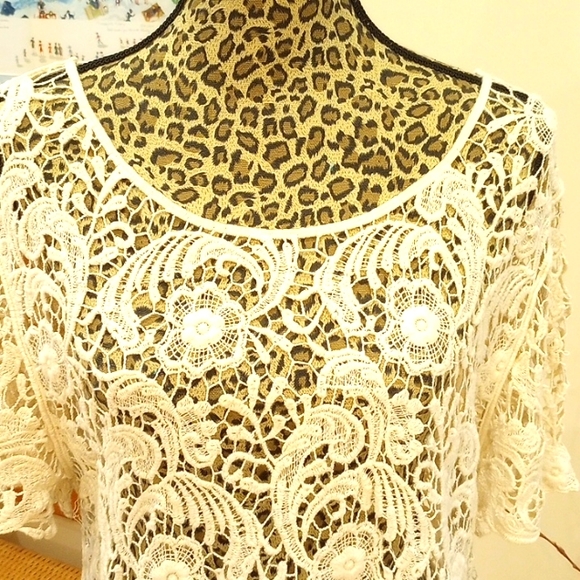 Crocheted Ladies Knit Top Size:M Color: Ivory - Picture 2 of 9